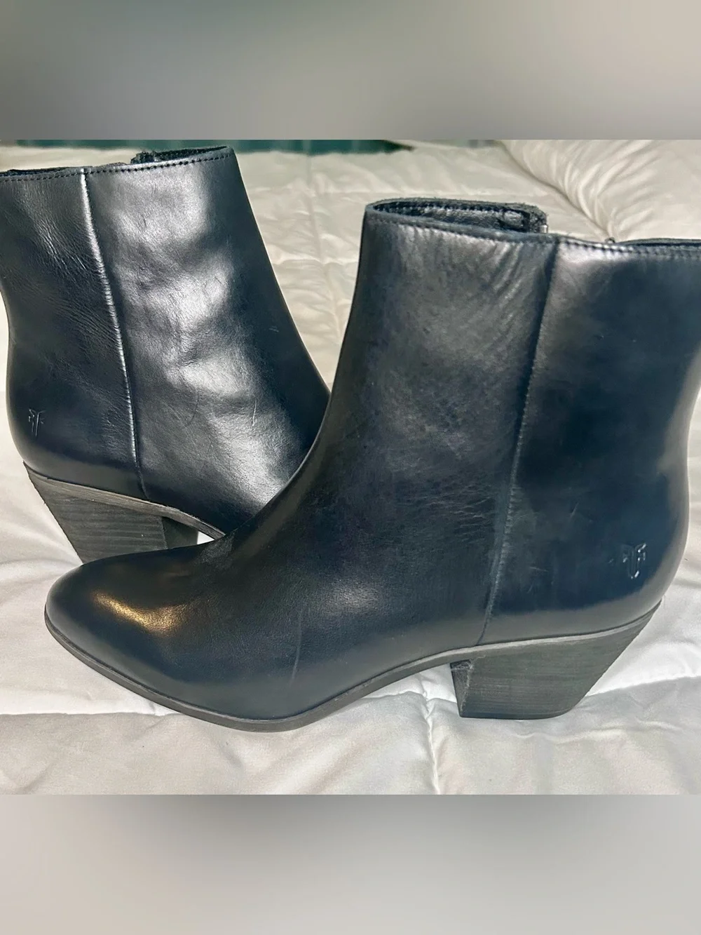 NWT Frye Black Leather Ankle Booties – Side Zip – Stacked Heel - Size 8